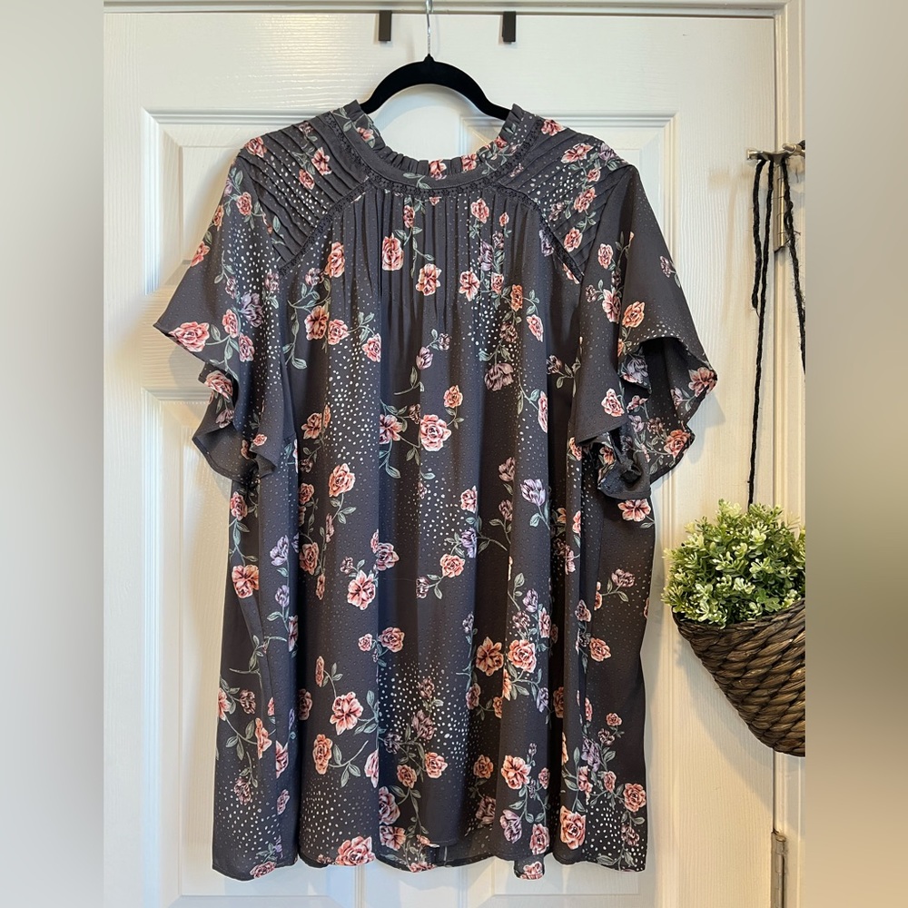 Torrid Chiffon Smoked Grey Floral Blouse size 4
